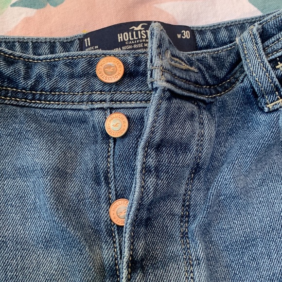 Hollister high rise mom shorts - Picture 3 of 4